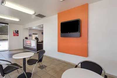 Photo 3 - Motel 6 Baton Rouge, LA - Southeast