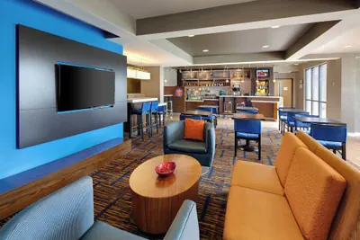 Photo 3 - Courtyard by Marriott Grand Rapids Airport
