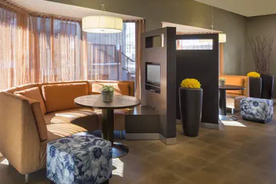 Photo 5 - Courtyard by Marriott Grand Rapids Airport