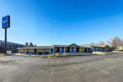 Photo 2 - Rodeway Inn Auburn Hills - Detroit