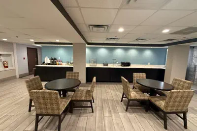 Photo 3 - Quality Inn & Suites Detroit Metro Airport