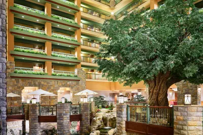 Photo 3 - Chateau On The Lake Resort Spa and Convention Center