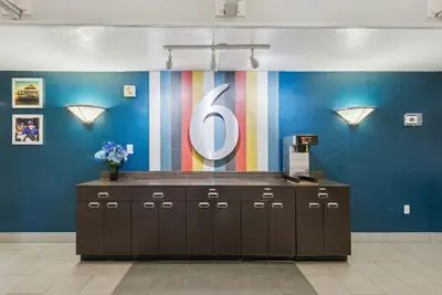 Photo 4 - Motel 6 Piscataway, NJ