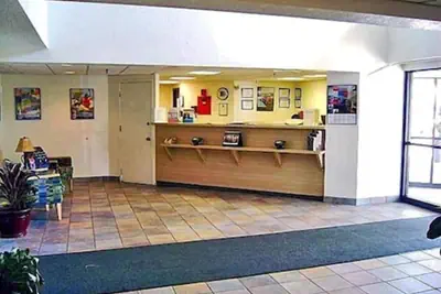 Photo 5 - Motel 6 Albany, NY