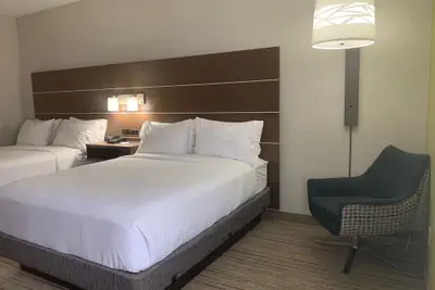 Photo 5 - Holiday Inn Express Hillsborough by IHG