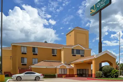 Photo 2 - Quality Inn Baytown - Houston East