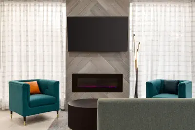 Photo 5 - La Quinta Inn & Suites by Wyndham Dallas Arlington South