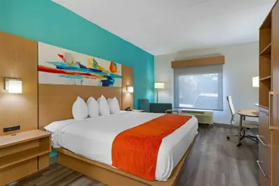 Photo 2 - Best Western PLUS Executive Hotel