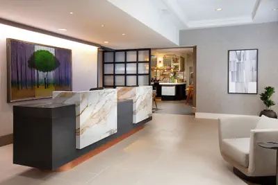 Photo 4 - The Paramount Hotel