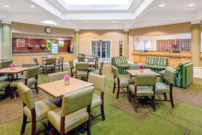Photo 4 - La Quinta Inn & Suites by Wyndham Salt Lake City Airport