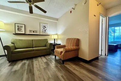 Photo 5 - Quality Inn & Suites Alexandria
