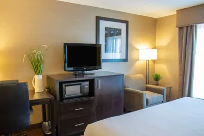 Photo 4 - Country Inn & Suites by Radisson, Garden City, KS