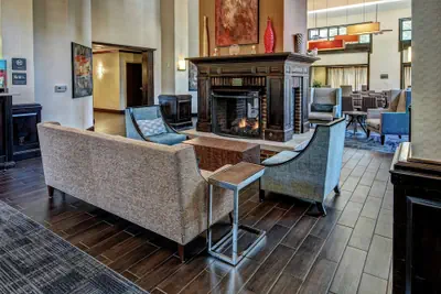 Photo 3 - Hampton Inn & Suites Nashville-Vanderbilt-Elliston Place