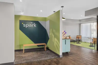 Photo 3 - Spark by Hilton Bakersfield Central