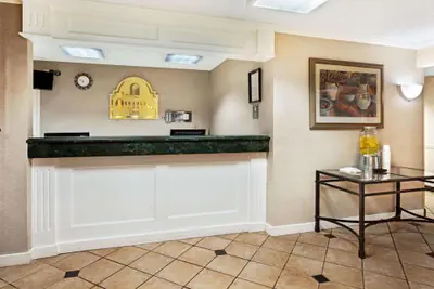 Photo 4 - La Quinta Inn by Wyndham Detroit Canton