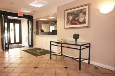 Photo 2 - La Quinta Inn by Wyndham Detroit Canton