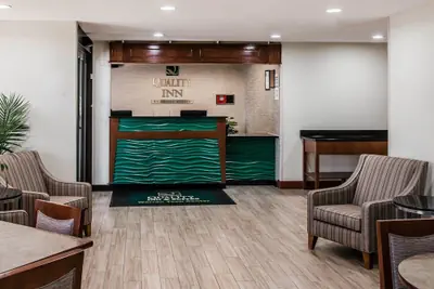 Photo 5 - Quality Inn & Suites Warren - Detroit