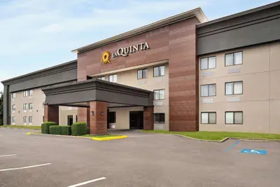 Photo 2 - La Quinta Inn by Wyndham Birmingham - Inverness