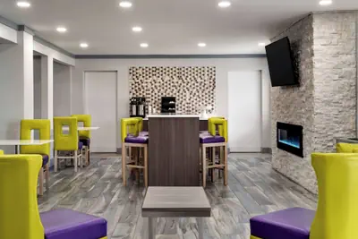 Photo 5 - La Quinta Inn by Wyndham Birmingham - Inverness