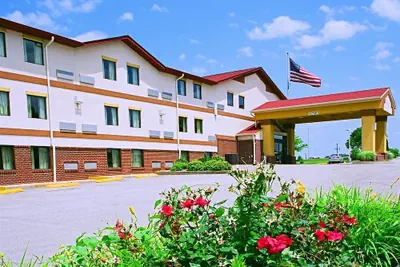 Photo 2 - Americas Best Value Inn St. Louis South