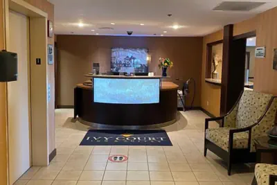 Photo 5 - Ivy Court Inn & Suites