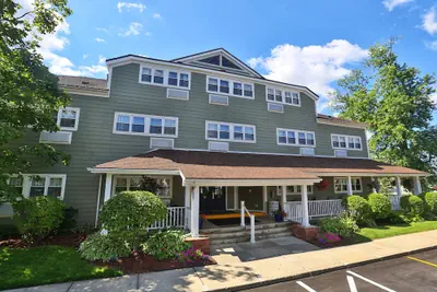 Photo 2 - Ivy Court Inn & Suites