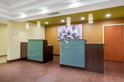 Photo 5 - La Quinta Inn & Suites by Wyndham Boise Towne Square