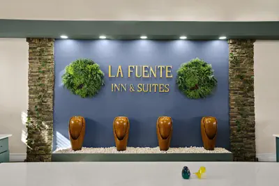 Photo 4 - La Fuente Inn & Suites