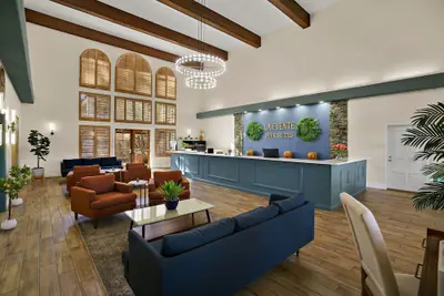Photo 2 - La Fuente Inn & Suites