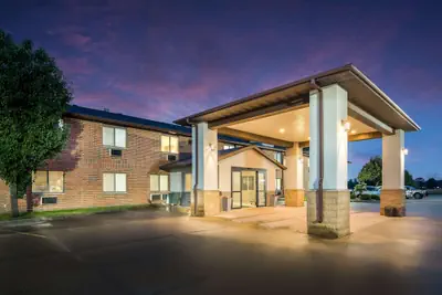 Photo 2 - Best Western Mt. Pleasant Inn