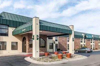 Photo 2 - Quality Inn & Suites Shelbyville I-74