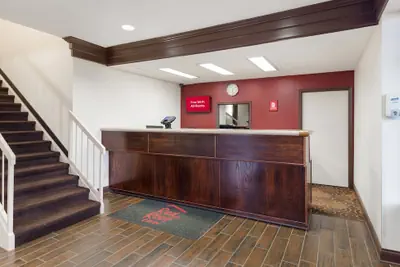 Photo 5 - Red Roof Inn Fort Wayne