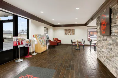 Photo 3 - Red Roof Inn Fort Wayne