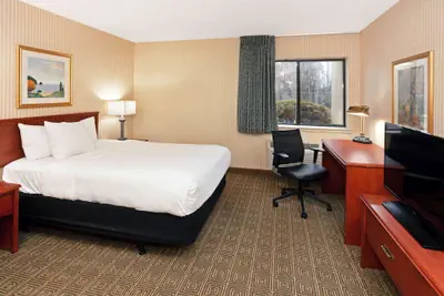 Photo 5 - La Quinta Inn & Suites by Wyndham Stevens Point