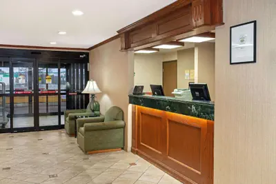 Photo 3 - La Quinta Inn & Suites by Wyndham Stevens Point