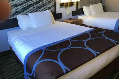 Photo 4 - Boarders Inn & Suites by Cobblestone Hotels - Waterloo/Cedar Falls
