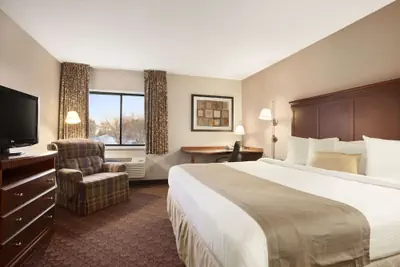 Photo 3 - Baymont by Wyndham Sioux Falls
