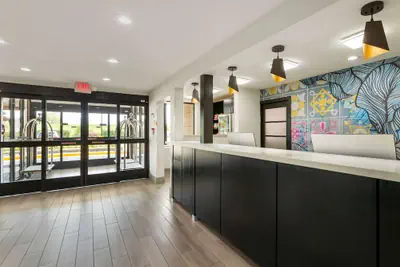 Photo 4 - La Quinta Inn & Suites by Wyndham Des Moines West Clive
