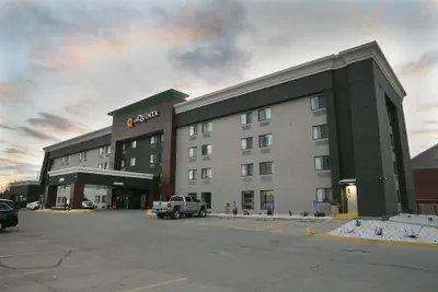 Photo 2 - La Quinta Inn & Suites by Wyndham Des Moines West Clive