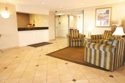 Photo 3 - La Quinta Inn & Suites by Wyndham Chicago Gurnee
