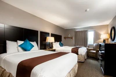 Photo 4 - Heartland Inn