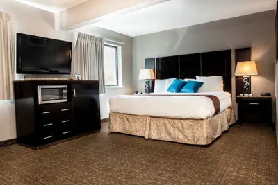 Photo 5 - Heartland Inn