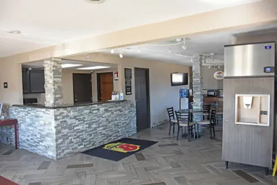 Photo 3 - Super 8 by Wyndham Fort Madison