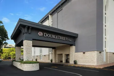 Photo 2 - Doubletree by Hilton Hotel Montgomery Downtown
