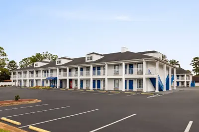 Photo 2 - Baymont by Wyndham Albany at Albany Mall