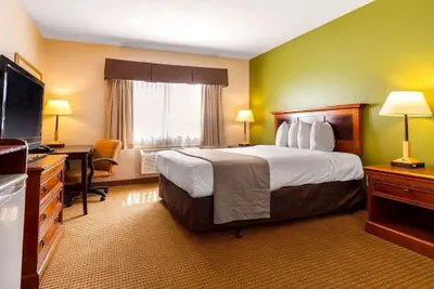 Photo 3 - Auburn House Hotel