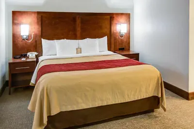 Photo 2 - Comfort Inn Redding Near I-5
