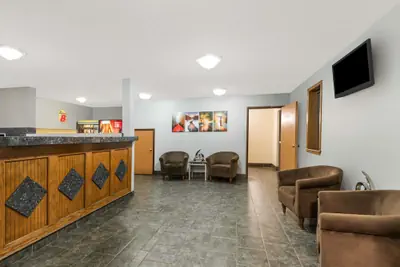 Photo 3 - Super 8 by Wyndham Topeka/Wanamaker RD/I-70