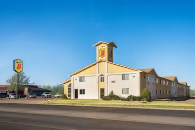 Photo 2 - Super 8 by Wyndham Liberal KS