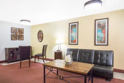 Photo 3 - Super 8 by Wyndham Elko